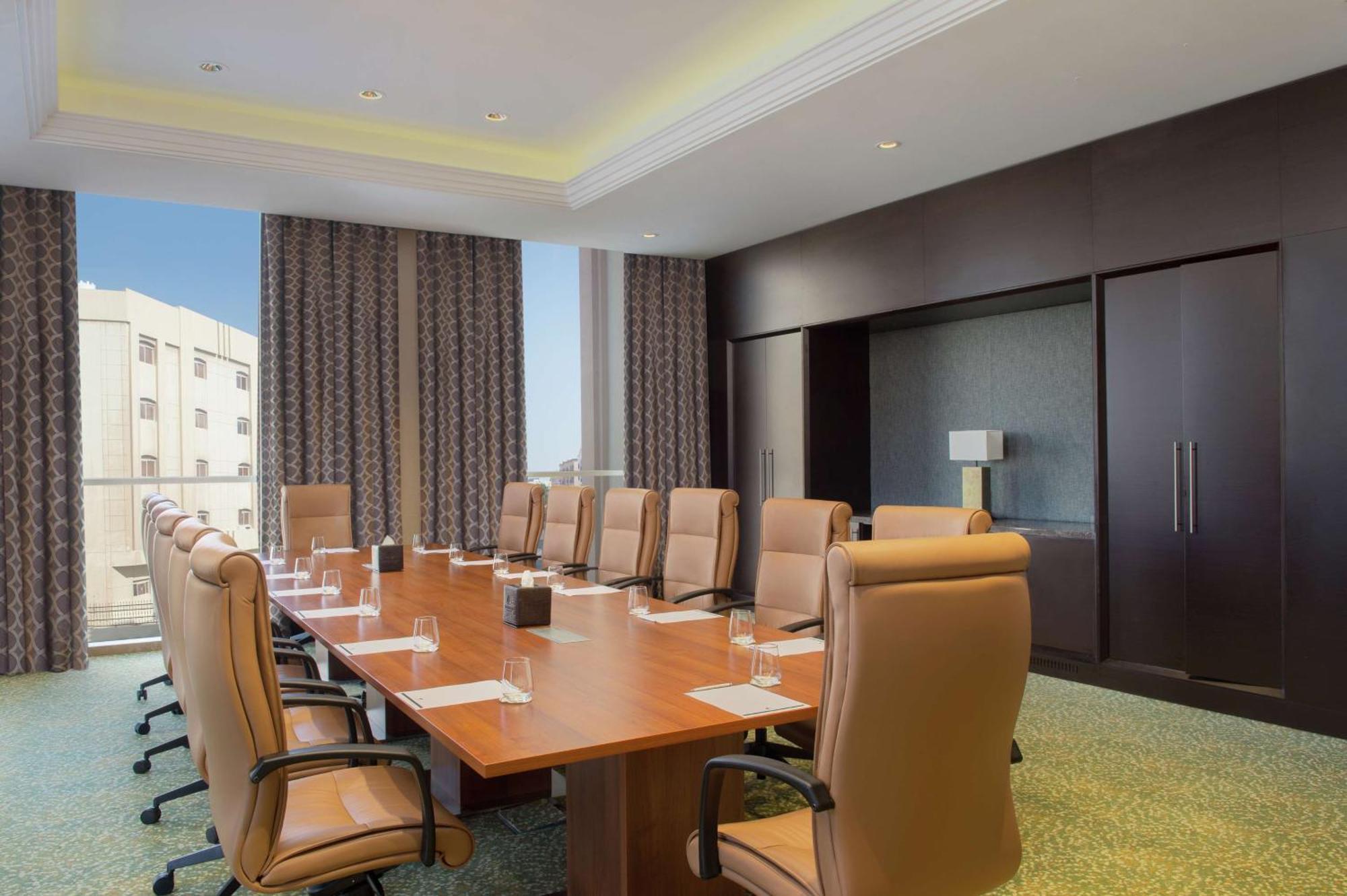 Doubletree By Hilton Doha - Al Sadd Hotel Eksteriør billede Boardroom